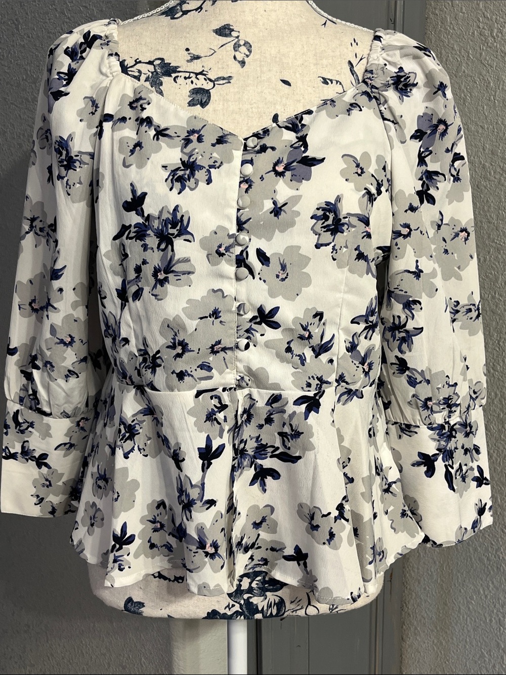 White Floral Button-Front Peplum Blouse with Puff Sleeves